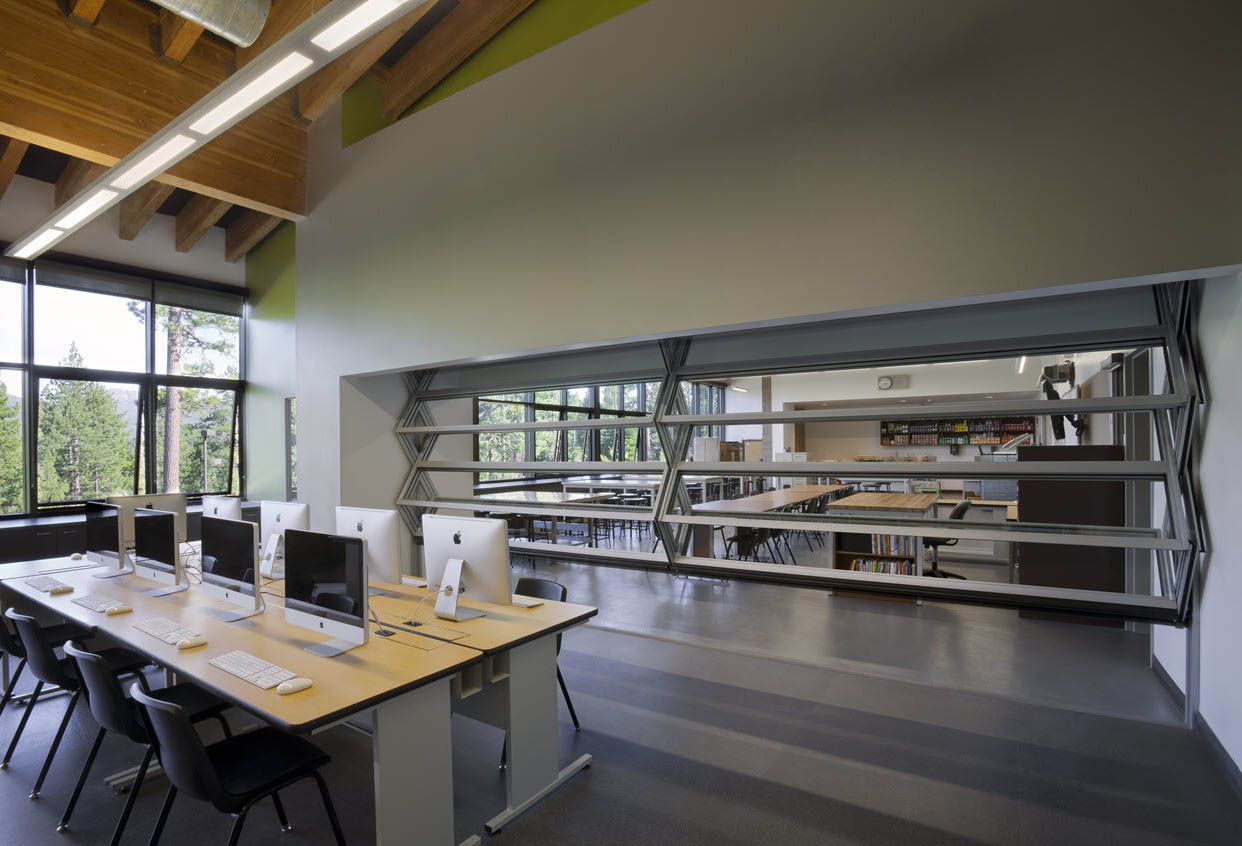 Maximum Flexibility The Possibilities of Vertically Folding Operable Walls - 6790